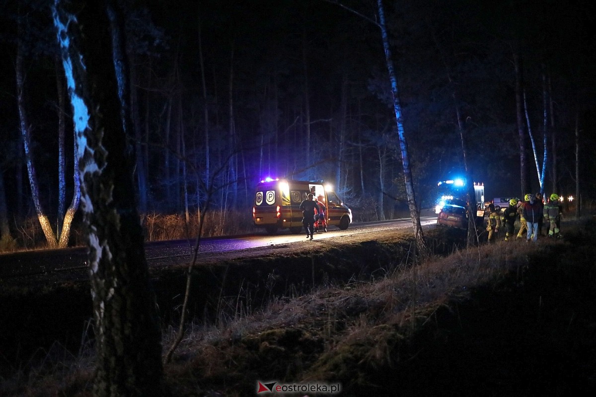 Wypadek w Łodziskach [17.12.2023] - zdjęcie #22 - eOstroleka.pl