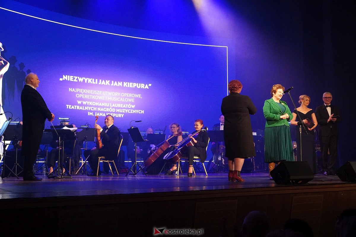 „Niezwykli jak Jan Kiepura”: piękny koncert z okazji 25-lecia Mazowsza [18.12.2023] - zdjęcie #14 - eOstroleka.pl
