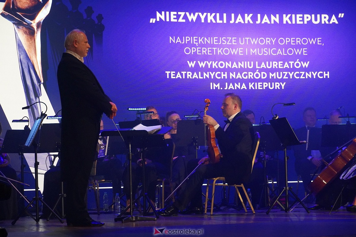 „Niezwykli jak Jan Kiepura”: piękny koncert z okazji 25-lecia Mazowsza [18.12.2023] - zdjęcie #17 - eOstroleka.pl