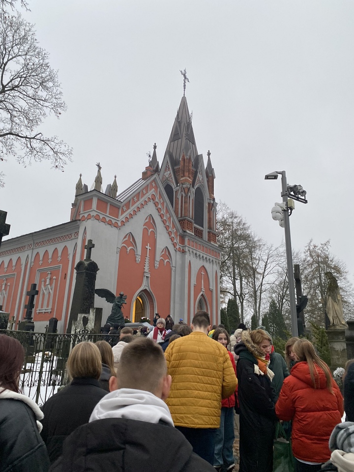 I LO w Ostrołęce z wizytą na Kresach. Młodzież przekazała paczki świąteczne Polakom w Dyneburgu [19.12.2023] - zdjęcie #15 - eOstroleka.pl