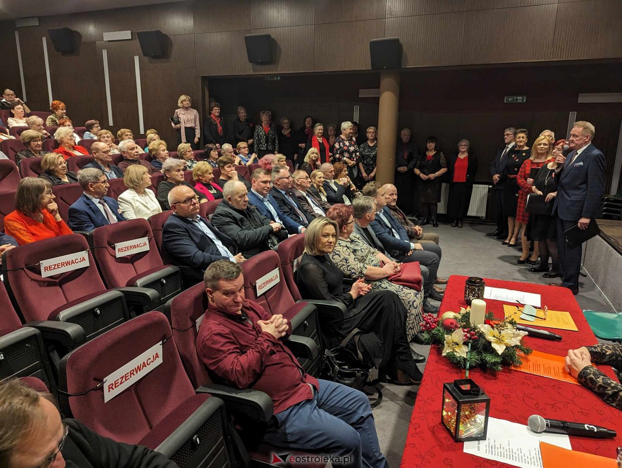 Spotkanie wigilijne Uniwersytetu Trzeciego Wieku [20.12.2023] - zdjęcie #5 - eOstroleka.pl