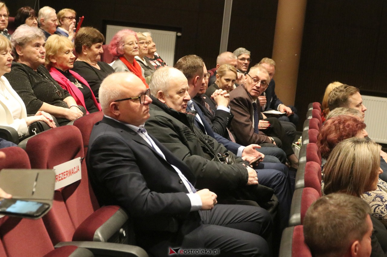 Spotkanie wigilijne Uniwersytetu Trzeciego Wieku [20.12.2023] - zdjęcie #35 - eOstroleka.pl