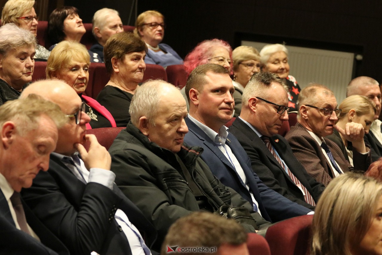 Spotkanie wigilijne Uniwersytetu Trzeciego Wieku [20.12.2023] - zdjęcie #44 - eOstroleka.pl