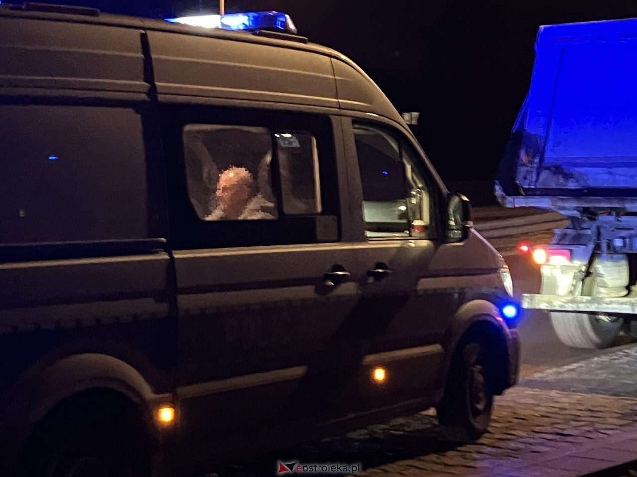 Autobus miejski z pasażerami zderzył się z ciężarówką w Ostrołęce [20.12.2023] - zdjęcie #2 - eOstroleka.pl