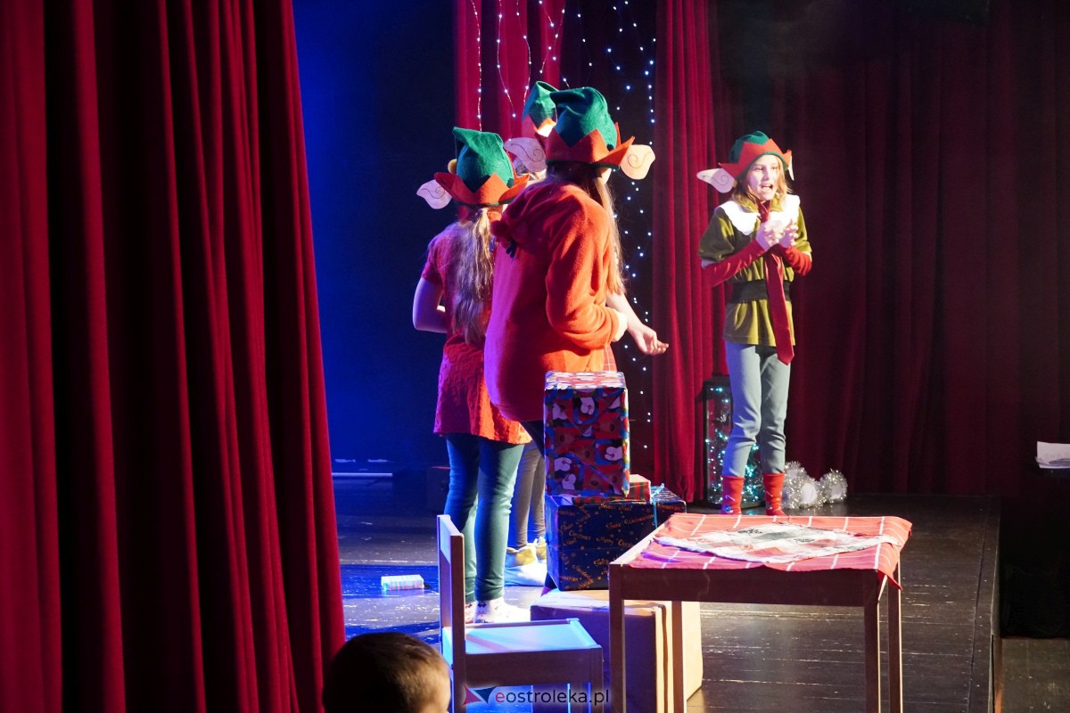 Dziecięcy Teatr Amatorski Niewidzialni - Elfy i Będzie Boże Narodzenie [22.12.2023] - zdjęcie #1 - eOstroleka.pl