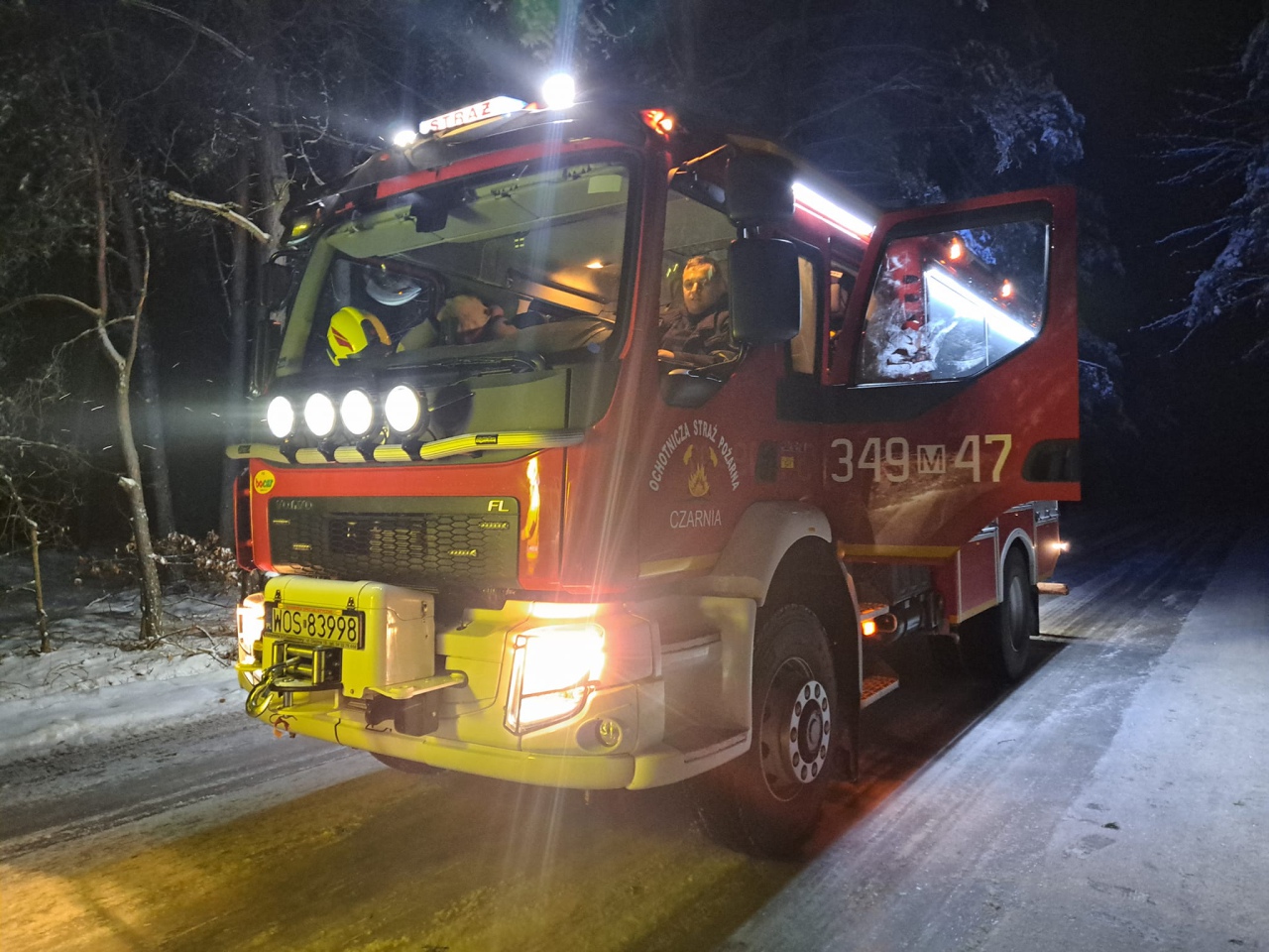 Strażacy w akcji po ataku zimy w Ostrołęce i powiecie ostrołęckim [05.01.2024] - zdjęcie #28 - eOstroleka.pl