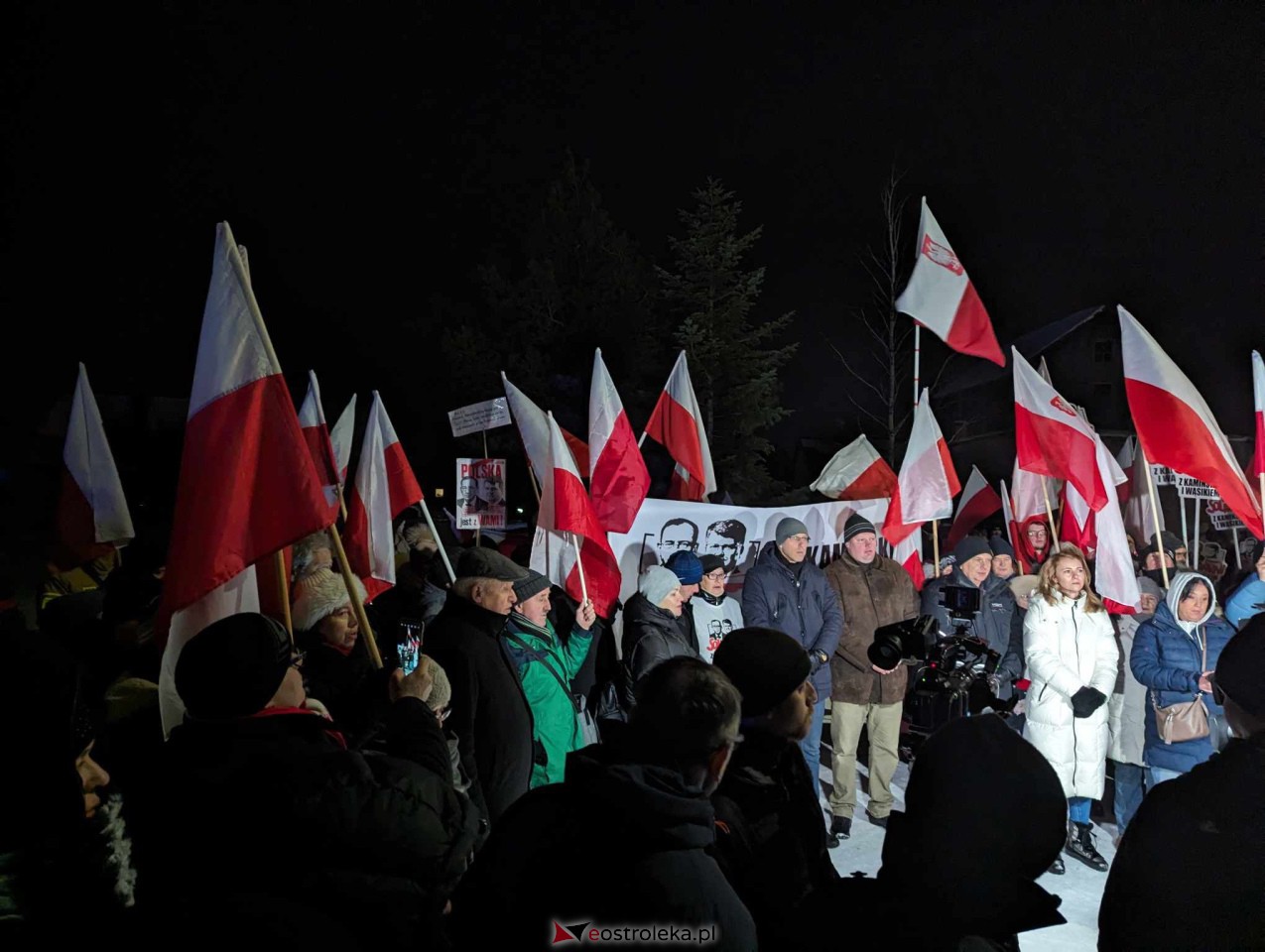 Manifestacja przed więzieniem w Przytułach Starych [21.01.2024] - zdjęcie #22 - eOstroleka.pl