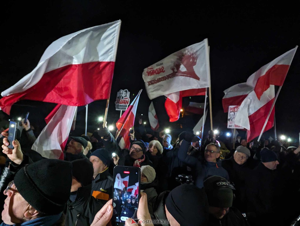 Manifestacja przed więzieniem w Przytułach Starych [21.01.2024] - zdjęcie #29 - eOstroleka.pl