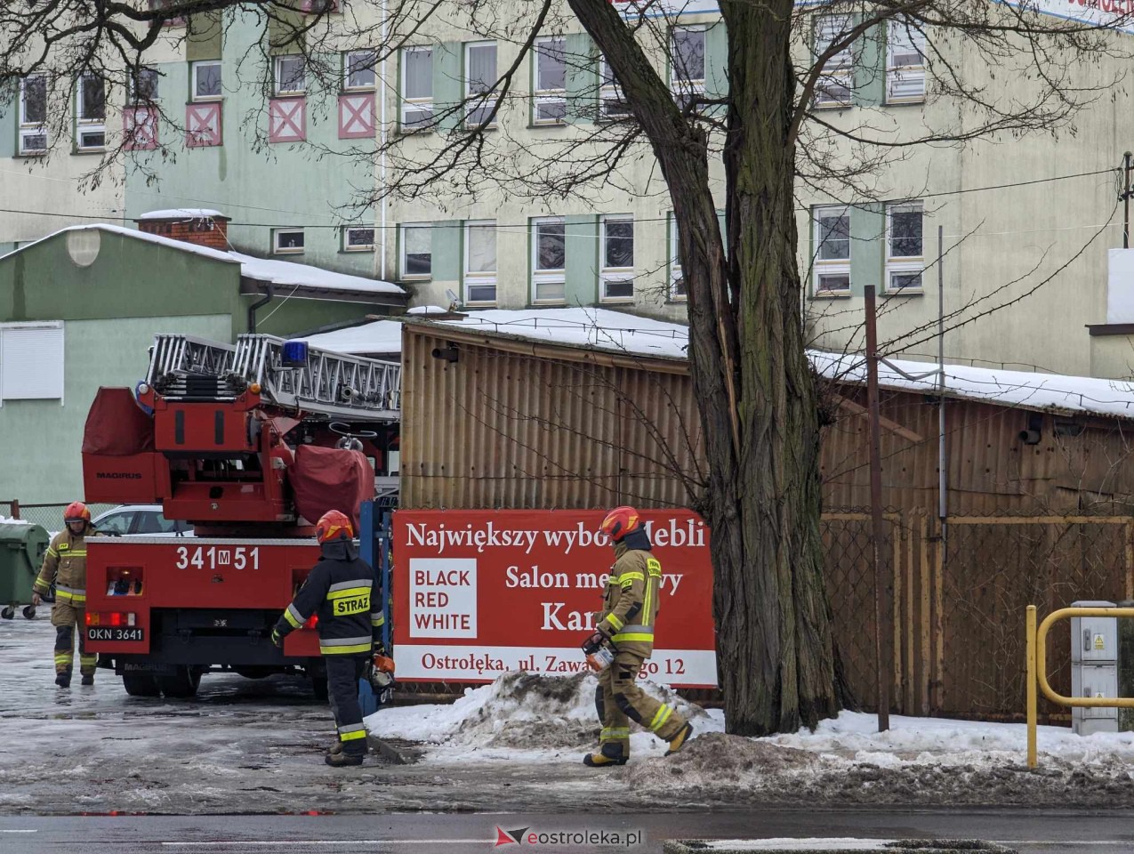 Akcja strażacka przy ulicy Mostowej w Ostrołęce [23.01.2024] - zdjęcie #5 - eOstroleka.pl