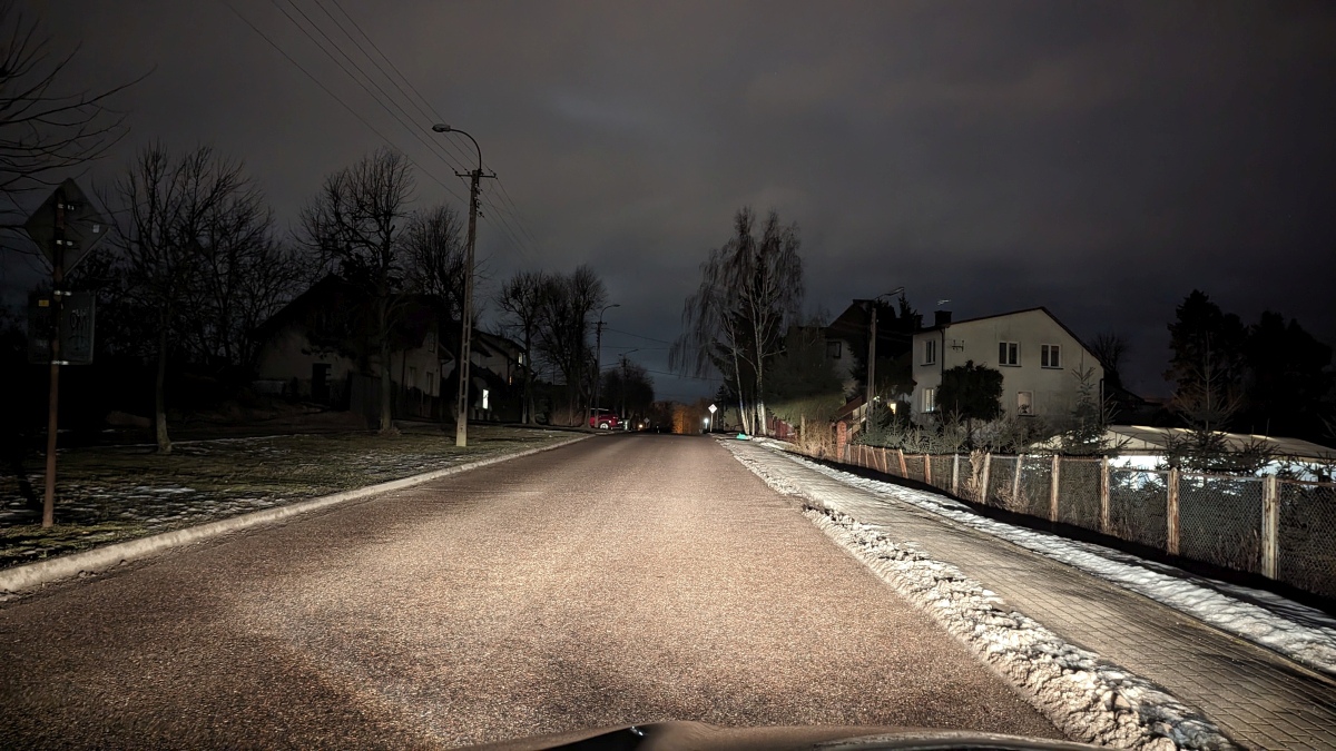 Awaria oświetlenia ulicznego na osiedlu Traugutta [25.01.2024] - zdjęcie #2 - eOstroleka.pl