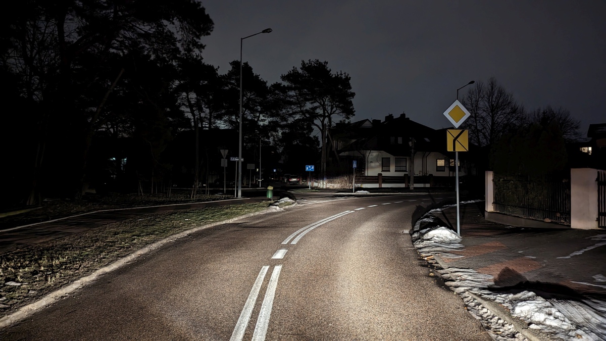 Awaria oświetlenia ulicznego na osiedlu Traugutta [25.01.2024] - zdjęcie #7 - eOstroleka.pl