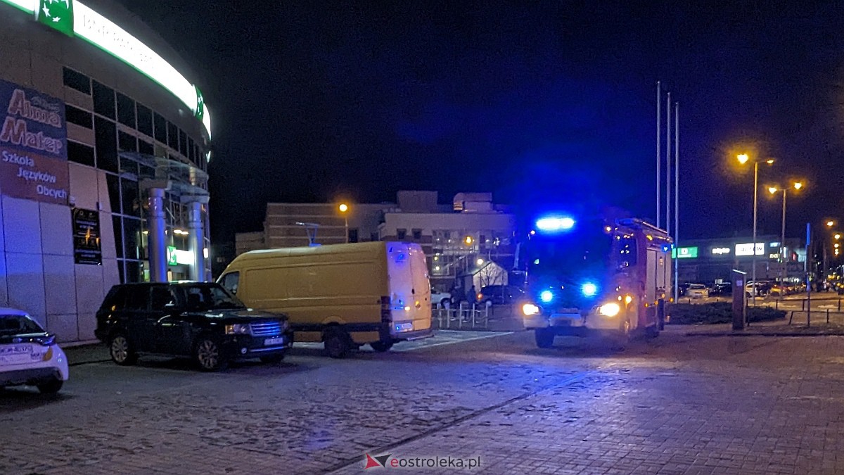 Remont w banku w Ostrołęce wywołał alarm pożarowy [26.01.2024] - zdjęcie #9 - eOstroleka.pl