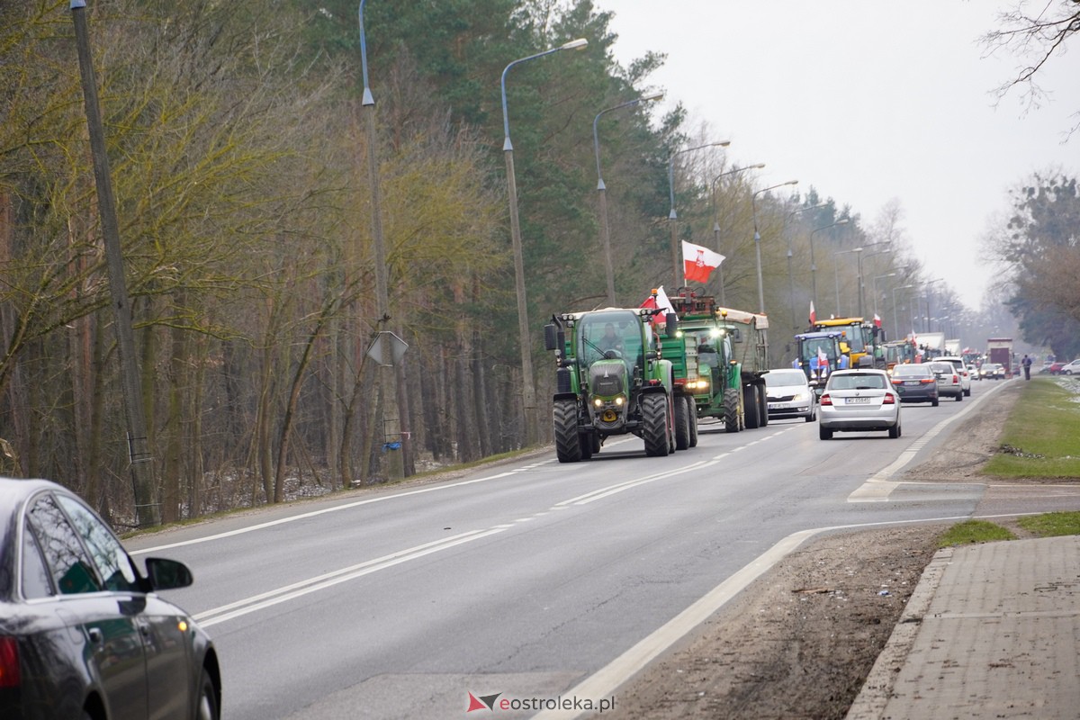 Protest rolników także w Ostrołęce! Ciągniki na ulicach [9.02.2024] - zdjęcie #1 - eOstroleka.pl
