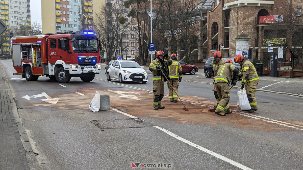 Wypadek w centrum Ostrołęki [11.02.2024] - zdjęcie #4 - eOstroleka.pl