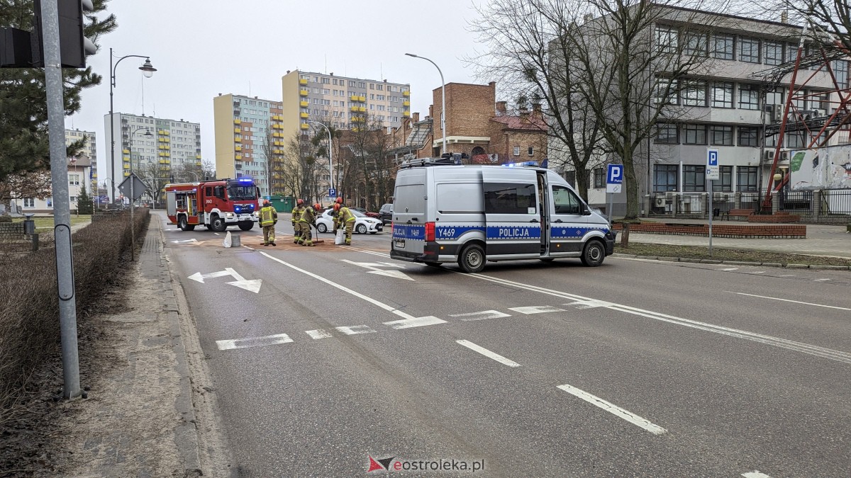 Wypadek w centrum Ostrołęki [11.02.2024] - zdjęcie #6 - eOstroleka.pl