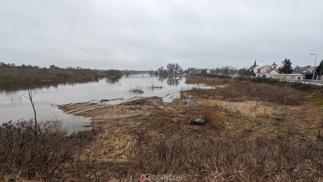 Poziom wody w Narwi - stan z 11 lutego 2024 [11.02.2024] - zdjęcie #24 - eOstroleka.pl