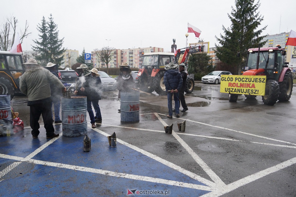 Akcja protestacyjna pszczelarzy w Ostrołęce [21.02.2024] - zdjęcie #29 - eOstroleka.pl