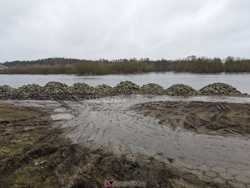 Rzeka Narew w Ostrołęce [21.02.2024] - zdjęcie #20 - eOstroleka.pl