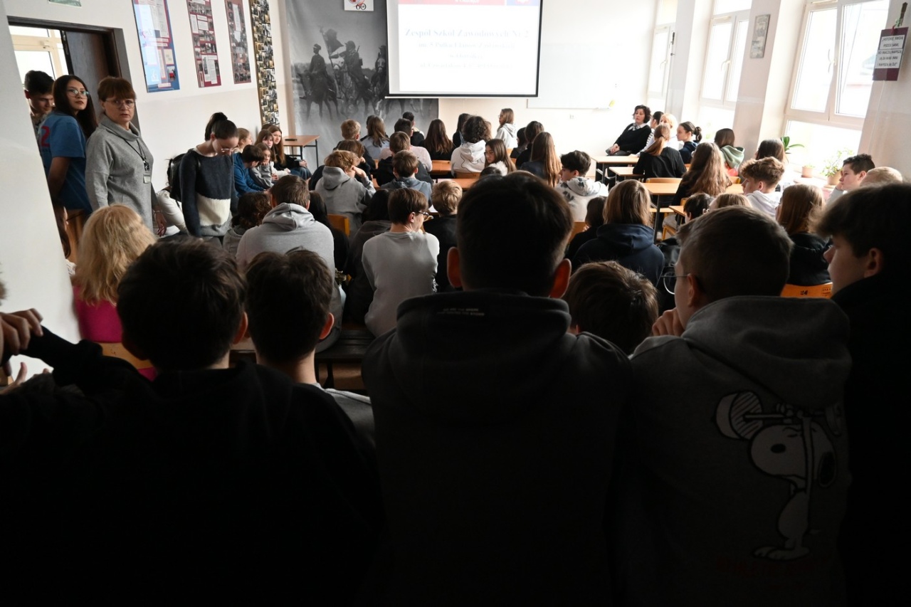 Czas zawodowców w ZSZ nr 2: Młodzież poznaje ofertę edukacyjną szkoły [07.03.2024] - zdjęcie #6 - eOstroleka.pl