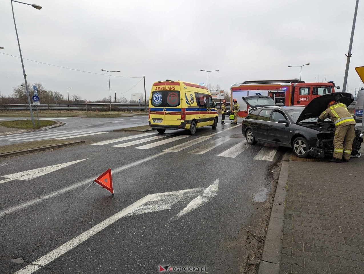 Wypadek na Kołobrzeskiej w Ostrołęce. To miejsce przynosi pecha wielu kierowcom [12.03.2024] - zdjęcie #1 - eOstroleka.pl