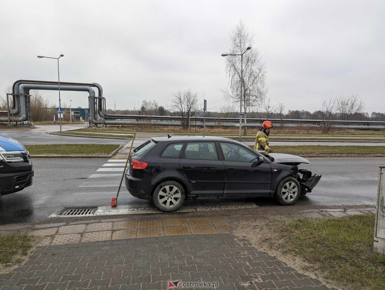 Wypadek na Kołobrzeskiej w Ostrołęce. To miejsce przynosi pecha wielu kierowcom [12.03.2024] - zdjęcie #3 - eOstroleka.pl