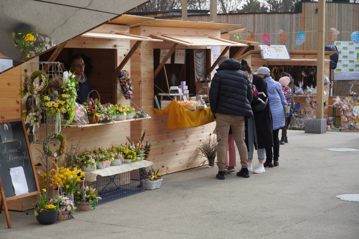 Rzekuński Jarmark Wielkanocny: Tradycja i radość w sercu Mazowsza [16.03.2024] - zdjęcie #37 - eOstroleka.pl