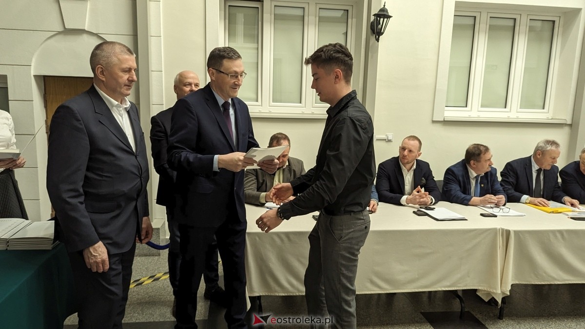 Wręczenie dorocznych nagród starosty ostrołęckiego dla zasłużonych sportowców [21.03.2024] - zdjęcie #10 - eOstroleka.pl