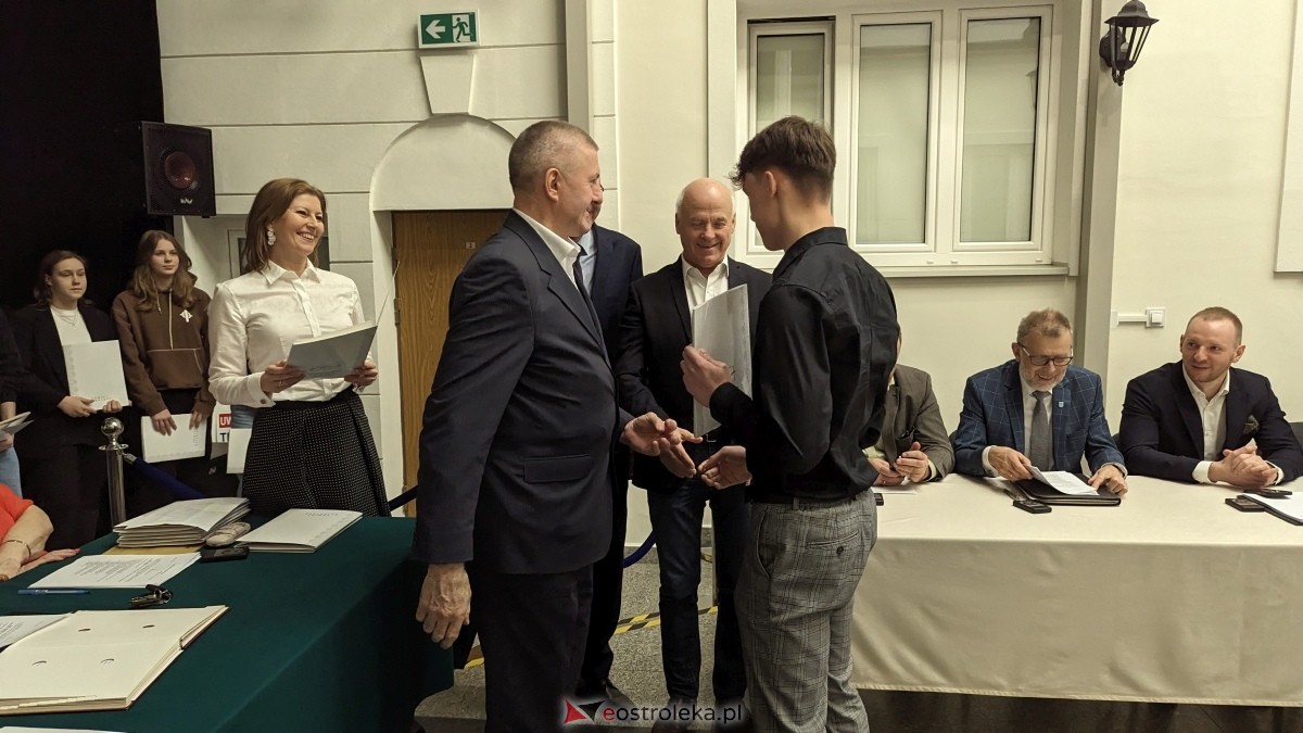 Wręczenie dorocznych nagród starosty ostrołęckiego dla zasłużonych sportowców [21.03.2024] - zdjęcie #36 - eOstroleka.pl