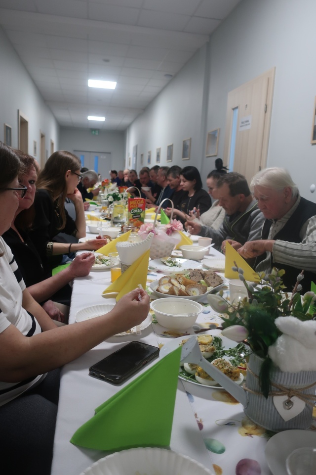 Wielkanocne spotkanie w Centrum Integracji Społecznej w Ostrołęce [29.03.2024] - zdjęcie #1 - eOstroleka.pl