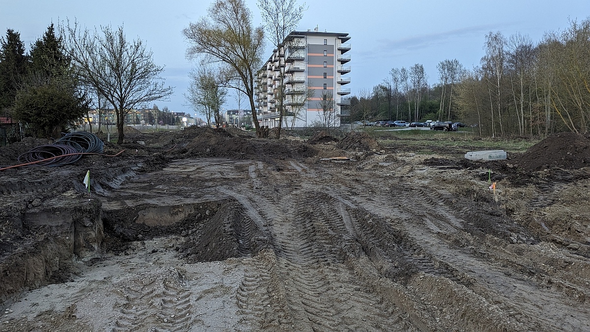 Budowa ulicy Arkadiusza Gołasia w Ostrołće - stan z kwietnia 2024 [05.04.2024] - zdjęcie #3 - eOstroleka.pl