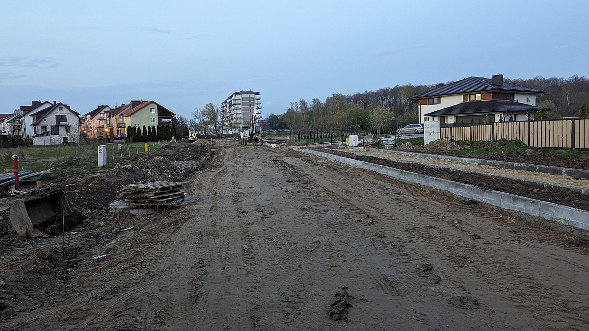 Budowa ulicy Arkadiusza Gołasia w Ostrołće - stan z kwietnia 2024 [05.04.2024] - zdjęcie #15 - eOstroleka.pl