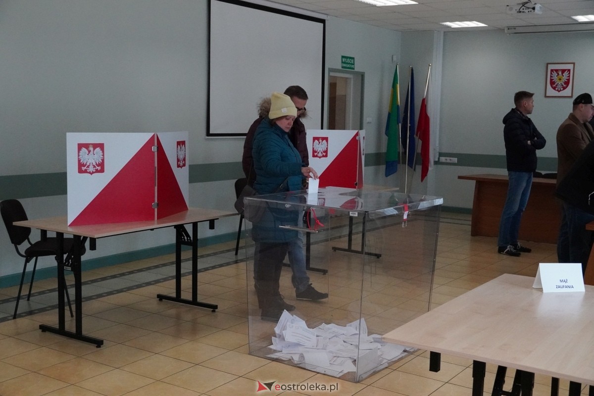 Wybory samorządowe 2024 w Ostrołęce - II tura [21.04.2024] - zdjęcie #12 - eOstroleka.pl