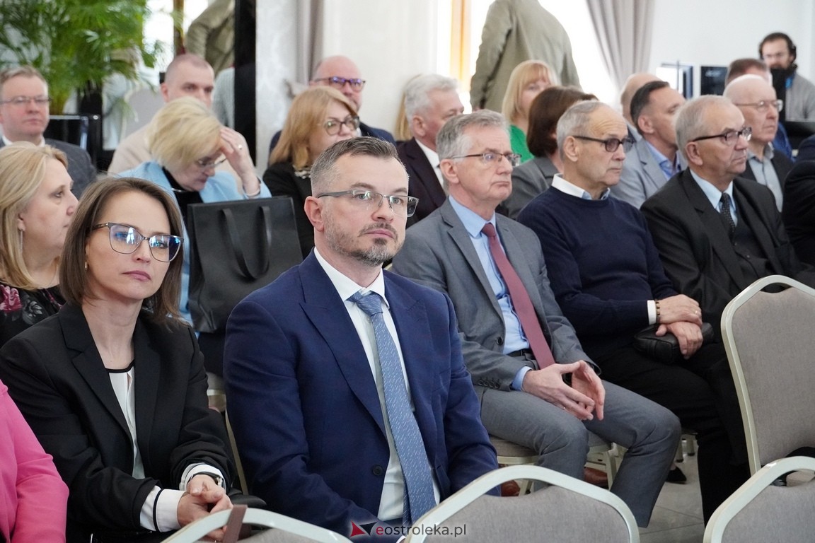 Ostatnia sesja rady miasta za nami. Zarzycki o prezydencie Kuliku: Zapisał się pan złotymi zgłoskami [25.04.2024]  - zdjęcie #10 - eOstroleka.pl