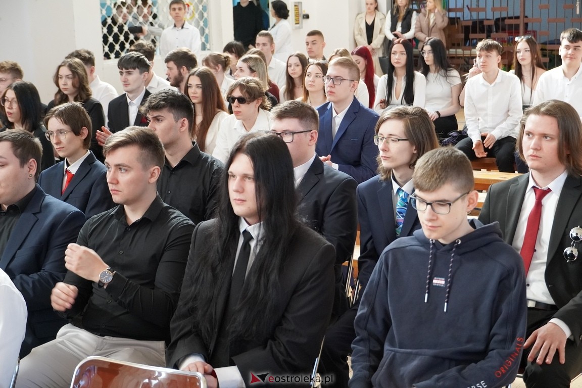 Zakończenie roku maturzystów w ZSZ Nr 3 w Ostrołęce [26.04.2024] - zdjęcie #19 - eOstroleka.pl