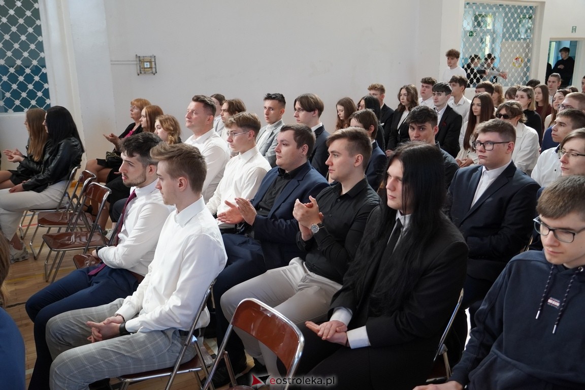 Zakończenie roku maturzystów w ZSZ Nr 3 w Ostrołęce [26.04.2024] - zdjęcie #29 - eOstroleka.pl