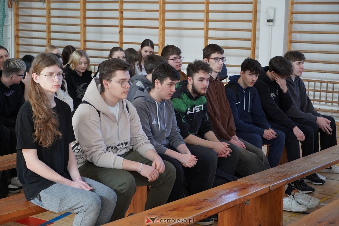 Zakończenie roku maturzystów w ZSZ Nr 3 w Ostrołęce [26.04.2024] - zdjęcie #36 - eOstroleka.pl