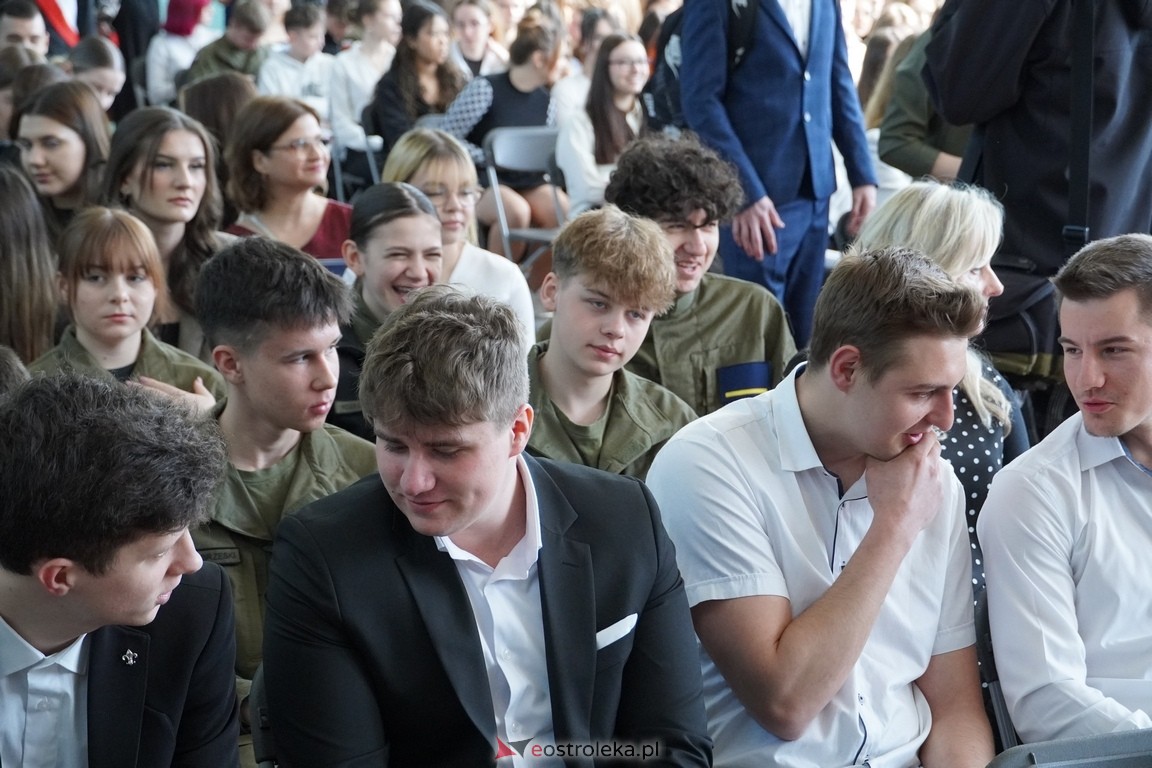 Zakończenie roku maturzystów w ZSZ Nr 2 w Ostrołęce [26.04.2024] - zdjęcie #15 - eOstroleka.pl