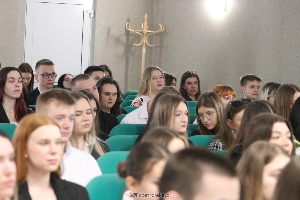 Zakończenie roku maturzystów ZSZ 4 w Ostrołęce [26.04.2024] - zdjęcie #38 - eOstroleka.pl