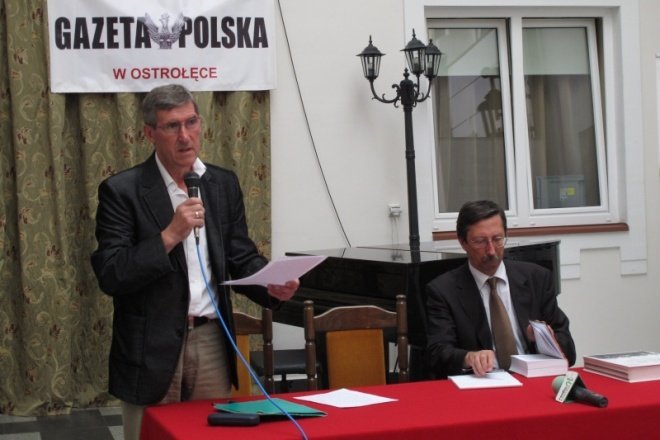 Spotkanie z prof. Janem Żarynem 29.06.2011 - zdjęcie #13 - eOstroleka.pl