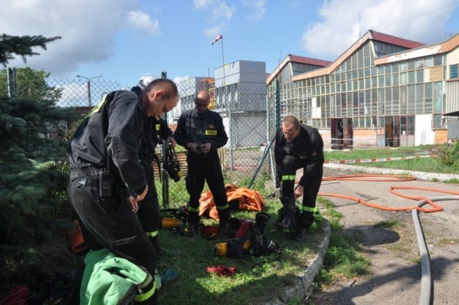 Ćwiczenia przeciwpożarowe w ostrołęckich zakładach mięsnych  (17 VIII 2011) - zdjęcie #12 - eOstroleka.pl