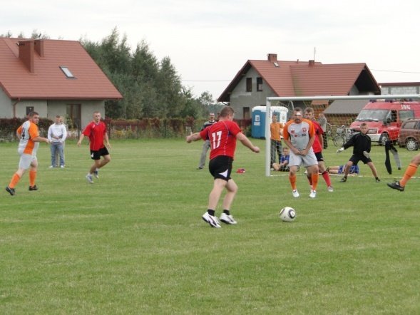 Rzekuń: Mecz samorządów w ramach zawodów sportowo-pożarniczych (18.IX.2011) - zdjęcie #29 - eOstroleka.pl