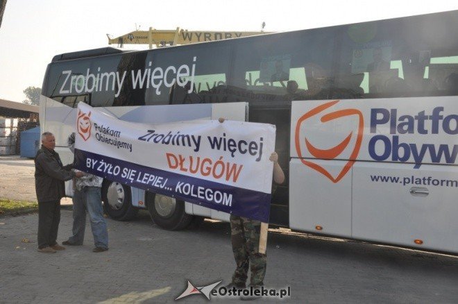 Tuskobus w Ostrołęce: „Polakom obiecujemy, zrobimy więcej długów” (27.IX.2011)  - zdjęcie #20 - eOstroleka.pl