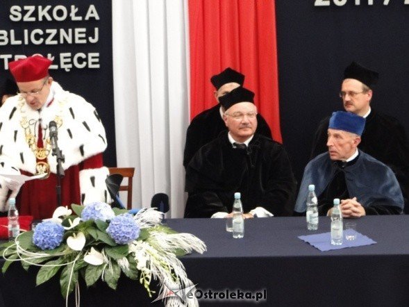 Inauguracja roku akademickiego na ostrołęckim WSAP (30.IX.2011) - zdjęcie #18 - eOstroleka.pl
