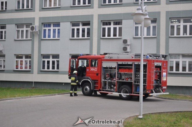 Ćwiczenia przeciwpożarowe w nowym szpitalu (5.X.2011) 	 - zdjęcie #13 - eOstroleka.pl