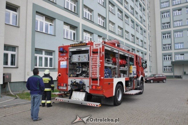 Ćwiczenia przeciwpożarowe w nowym szpitalu (5.X.2011) 	 - zdjęcie #17 - eOstroleka.pl