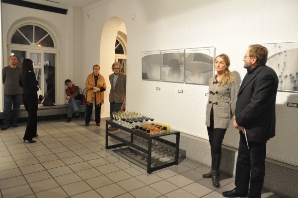 Galeria Ostrołęka: Wernisaż wystawy Poza czasem [3.XI.2011] - zdjęcie #5 - eOstroleka.pl