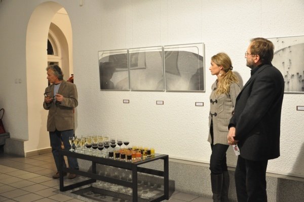Galeria Ostrołęka: Wernisaż wystawy Poza czasem [3.XI.2011] - zdjęcie #11 - eOstroleka.pl