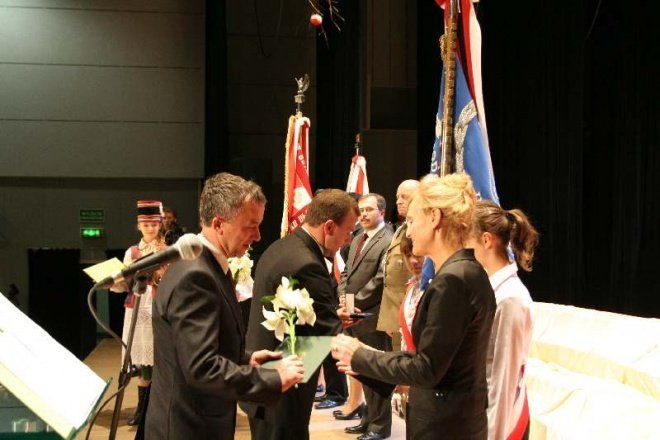 Uroczysta Sesja Rady Miasta: Medale, odznaczenia i zaprzysiężenie nowego radnego [11.XI.2011] - zdjęcie #18 - eOstroleka.pl