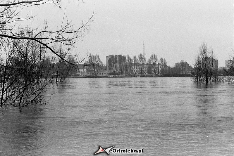E. Gierek i W. Jaruzelski w Ostrołęce - powódź 1979r - zdjęcie #82 - eOstroleka.pl