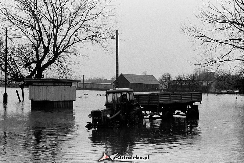 E. Gierek i W. Jaruzelski w Ostrołęce - powódź 1979r - zdjęcie #90 - eOstroleka.pl